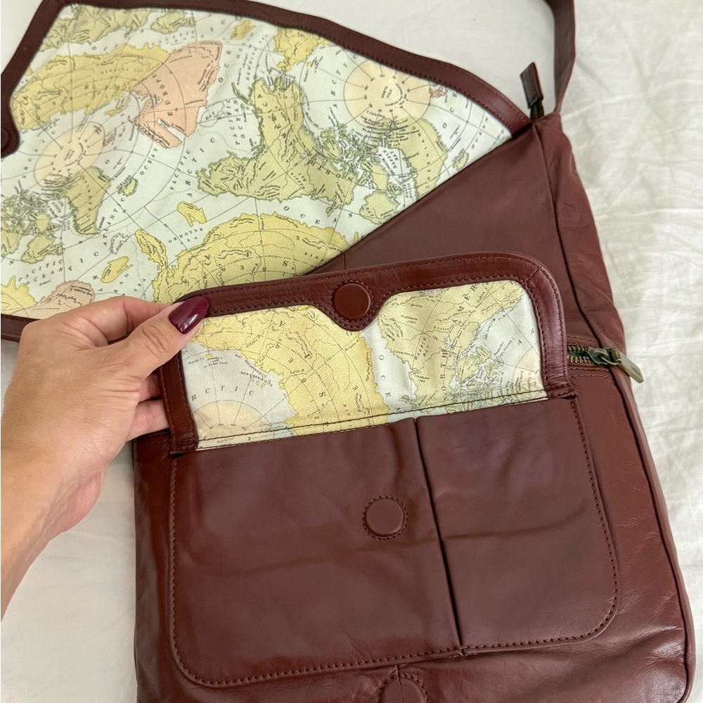 HOBO vintage mahogany Crossbody Bag with rare map lining - Picture 5 of 10